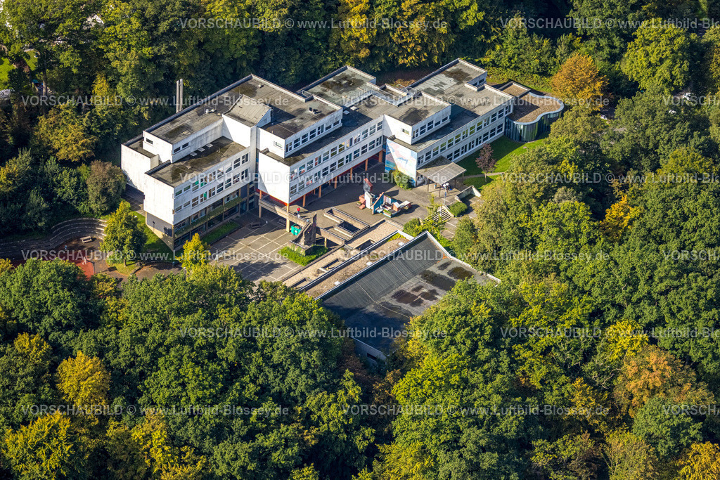 Arnsberg230904549 | Luftbild, Franz-Stock Gymnasium Gebäude A im Wald, Hüsten, Arnsberg, Sauerland, Nordrhein-Westfalen, Deutschland