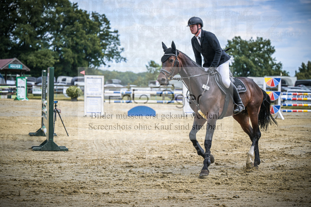 DOS_4360 | Entdecke hochwertige Reitturnierfotos von Foto Oger. Professionell, emotional und authentisch – jetzt Lieblingsmomente im Shop bestellen.Deutschlandweite Turnierfotografie. - Realisiert mit Pictrs.com