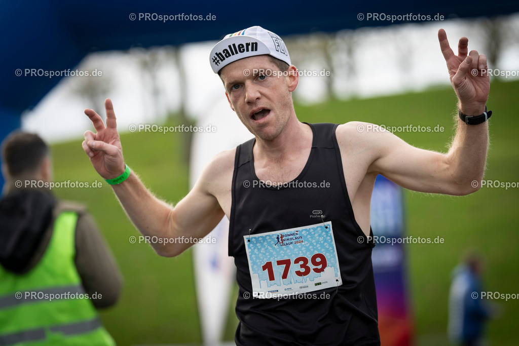 Bonner Nikolauslauf in Bonn, 08.12.2024 | Impressionen vom Bonner Nikolauslauf am 08.12.2024 in Bonn (Freizeitpark Rheinaue). Foto: BEAUTIFUL SPORTS/Axel Kohring