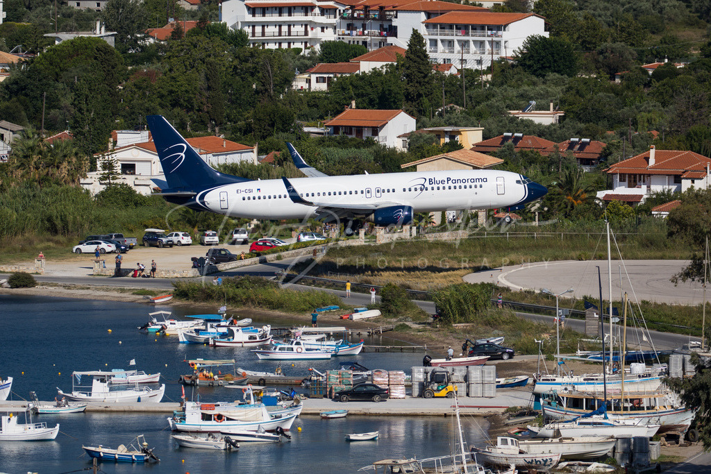 099 | Buy high-quality aviation and travel photography prints by professional photographer Timo Breidenstein. Authentic images, professionally printed, worldwide shipping. - Realisiert mit Pictrs.com