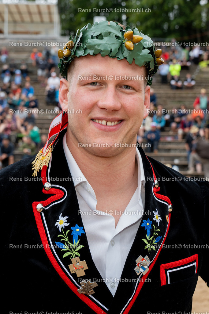 Pirmin Reichmuth | René Burch leidenschaftlicher Fotograf aus Kerns in Obwalden.  Hier finden sie Sport, Landschaft und Natur Fotografie.
 - Realisiert mit Pictrs.com