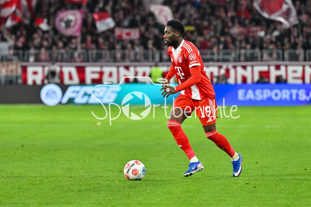 FC Bayern München - TSG 1899 Hoffenheim | MUNICH, GERMANY - 08. FEBRUARY: im Bild Alphonso DAVIES (FC Bayern Munich 19) / Einzelfoto / Freisteller während dem Bundesligamatch zwischen dem FC Bayern München und der TSG 1899 Hoffenheim am 21. Spieltag in der Allianz Arena / DFL REGULATIONS PROHIBIT ANY USE OF PHOTOGRAPHS AS IMAGE SEQUENCES AND/OR QUASI-VIDEO