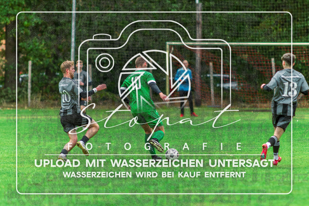 SGWFGFS-1019 | Laurent Von-Fintel (SG Wintermoor/Schuelern #10) beim Herren Kreisliga HK Spiel zwischen SG Schulern/Wintermoor und FG Fulde-Stellichte im Stadion Wintermoor, Schneverdingen (Simon Paul Stopat) - Realisiert mit Pictrs.com