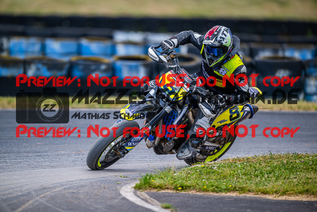 MaZZes_FotoMatrix_220528_0150 | Fotograf Mathias Schmid
Sportfotograf,
Eventfotograf,
Hochzeitsfotograf,
Portraitfotograf