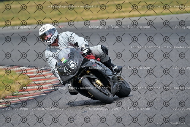 25bt05-1648 | markuskiefer.com - Realisiert mit Pictrs.com