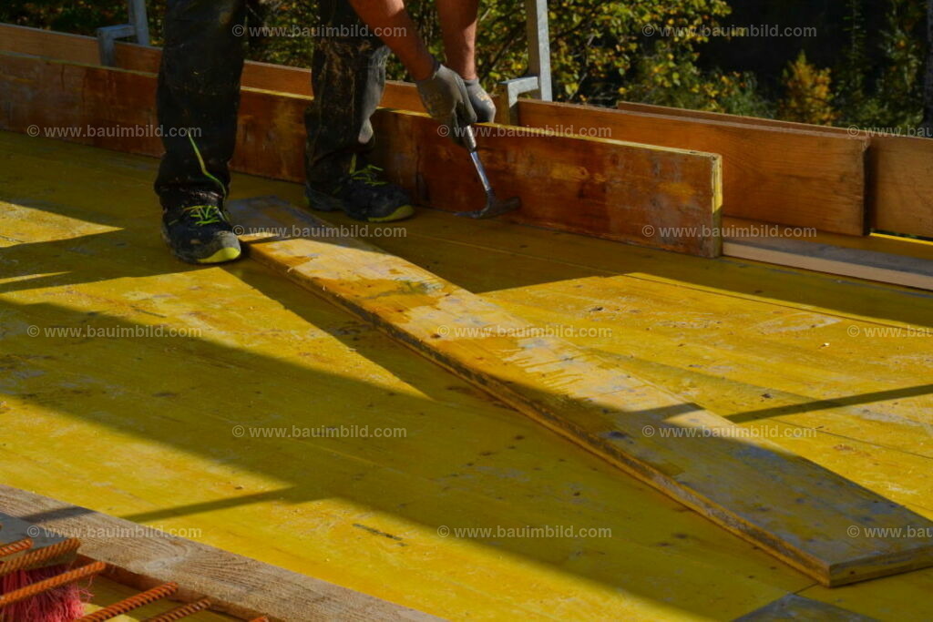 bib-lg04-betonarbeiten-0520 | Nach LV-Leistungsgruppen sortierte Detailfotos über den Bau eines Hauses. Alle Hausbau-Bilder direkt vom Urheber und Autor der Website Haus-Selber-Bauen.com