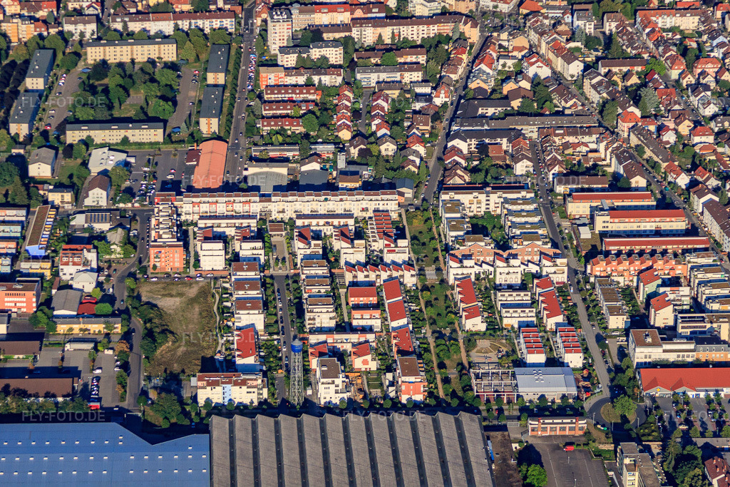 Luftbild: Wasserturm in der Konrad-Zuse-Straße am Wohnquartier Georg-Mechtersheimer-Straße, Lindenweg, Helaweg x Franz-Kruckenberg-Straße im Ortsteil Rohrbach in Heidelberg im Bundesland Baden-Württemberg in Deutschland. Foto: IMG_51904.jpg vom 18.08.2012 durch Werner Riehm/FLY-FOTO.deAuflösung des Originals: 4606 x 3071 px