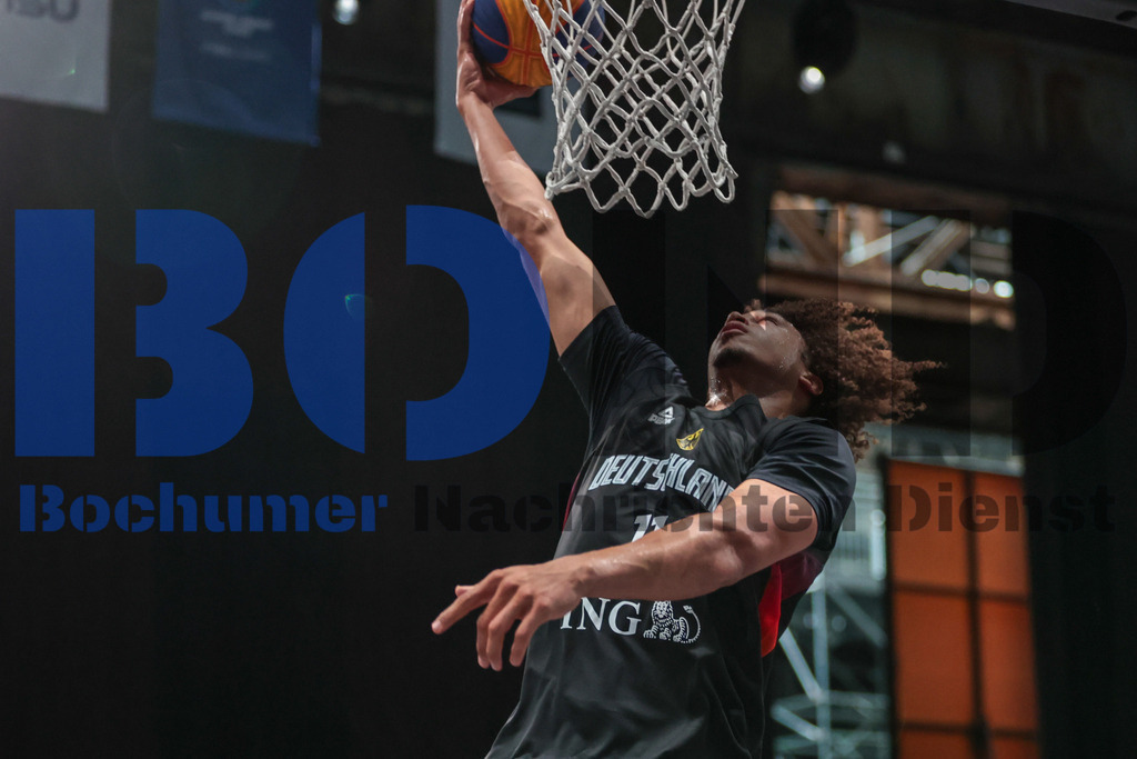 SES_RRG3x320250720-106 | bond - Realisiert mit Pictrs.com