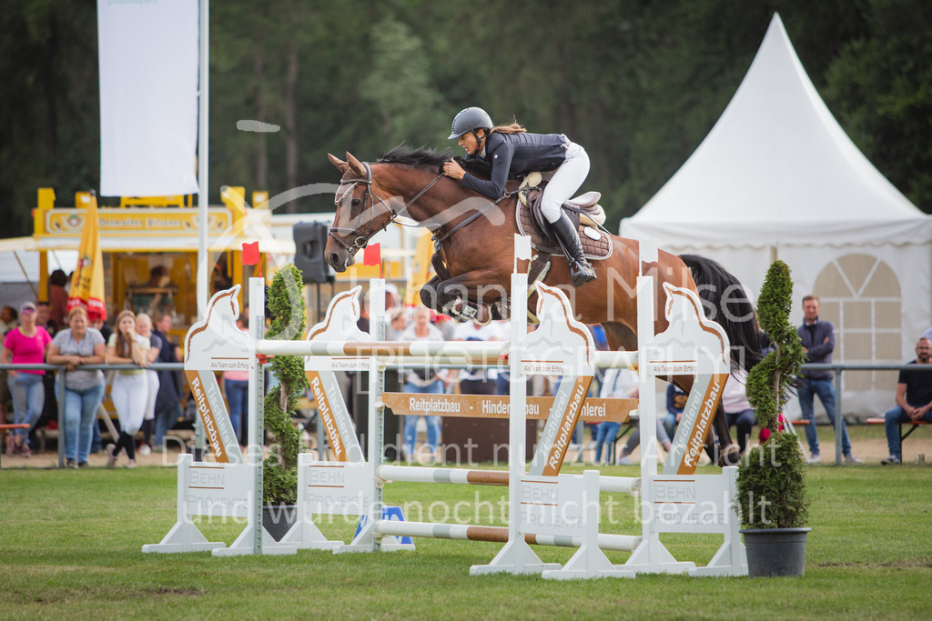 220715_LC_Youngster-S-622 | Deine schönsten Turniermomente als professionelle Fotos! Entdecke hochwertige Pferdesport-Fotografie im Online-Shop. Jetzt Fotos finden & bestellen!