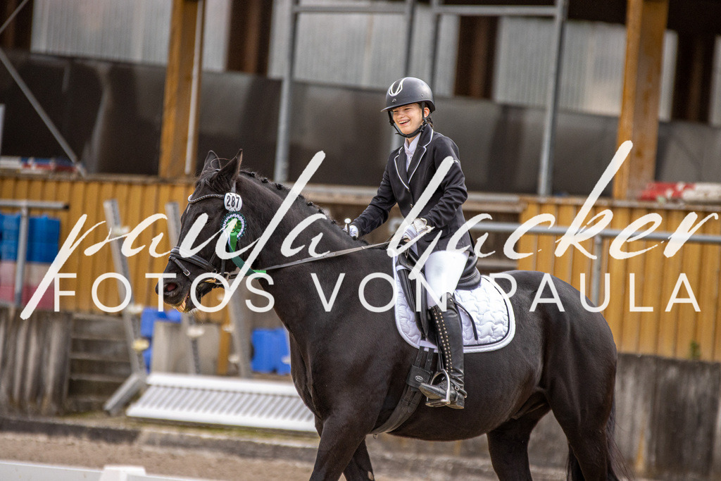 IMG_3734 | Erleben Sie dynamische Sport- und emotionale Tierfotografie in Süddeutschland mit Fotos von Paula. Spezialisiert auf Pferde- und Hundefotografie sowie Sportevents. Kontaktieren Sie mich für einzigartige und ausdrucksstarke Bilder Ihrer besonderen Momente. - Realisiert mit Pictrs.com