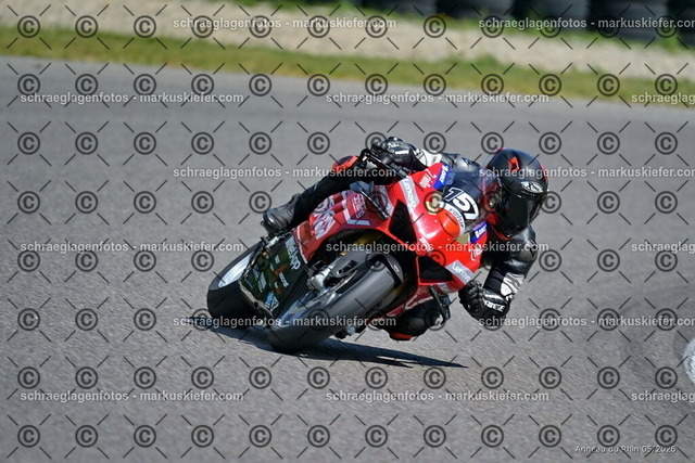 26BT02-1536 | markuskiefer.com - Realisiert mit Pictrs.com