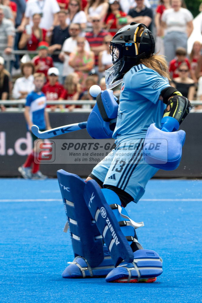 Final4_20250531-1300-Z09_2516 | Krefeld, Deutschland, 31.05.2025:  Feldhockey Final4 2025 – „Deutsche Feldhockey-Meisterschaften 2025“ im Gerd-Wellen-Hockeyanlage am 31.05.2025 in Krefeld, Deutschland. (Foto von Kramhöller/Fehrmann/Kaste)Krefeld, Germany, 31.05.2025: Feldhockey Final4 2025 – „Deutsche Feldhockey-Meisterschaften 2025“ in Gerd-Wellen-Hockeyanlage at 31.05.2025 in Krefeld, Deutschland. (Foto from Kramhöller/Fehrmann/Kaste)