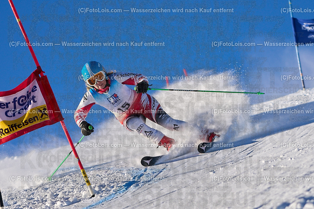 ALP3483_MASTERS-Cup_GS-C Damen_Hirschhofer Ingrid | (C)FotoLois.com, Alois Spandl. FIS Masters-Cup Wildschönau, Giant Slalom auf der Piste Schatzberg GS, Siegerehrung auf dem Dorfplatz Niederau, Sa 13. Januar 2024.