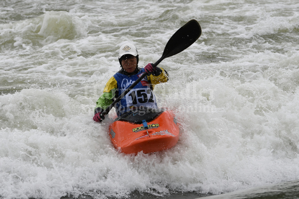 ICF CANOE FREESTYLE WORLD CUP 1 / PLATTLING | 2024 ICF CANOE FREESTYLE WORLD CUP 1 / PLATTLINGWomen's Kayak SurfaceHitomi TAKAKU (Japan) #152 - Realisiert mit Pictrs.com