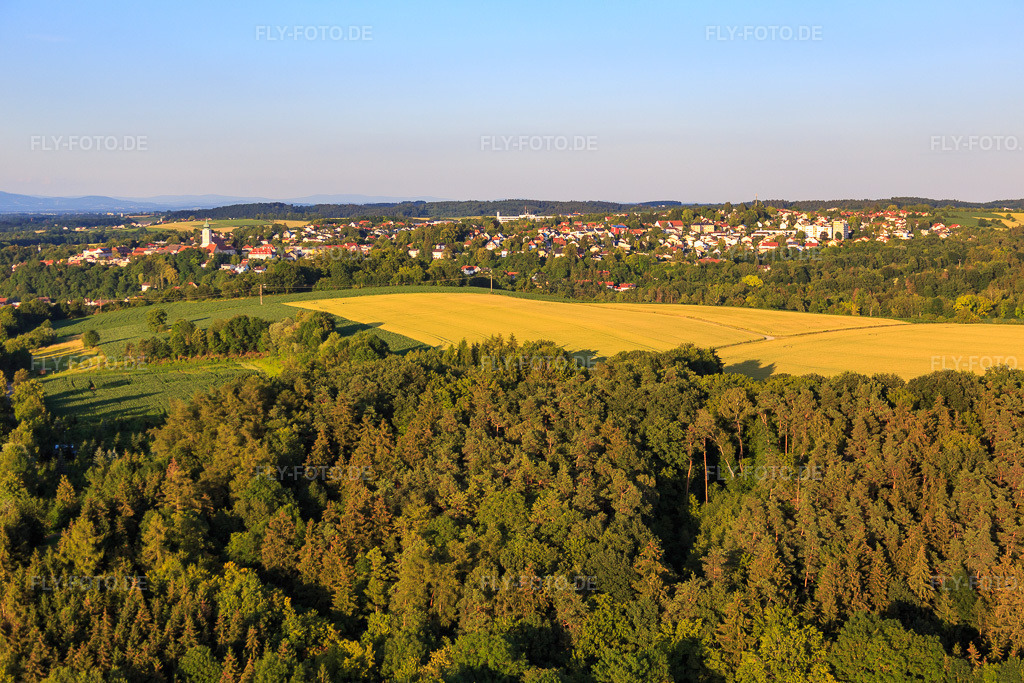 Luftbild: Stadtansicht aus Westen im Ortsteil Zanklau in Landau im Bundesland Bayern in Deutschland. Foto: IMG_090325.jpg vom 01.07.2016 durch Werner Riehm/FLY-FOTO.de