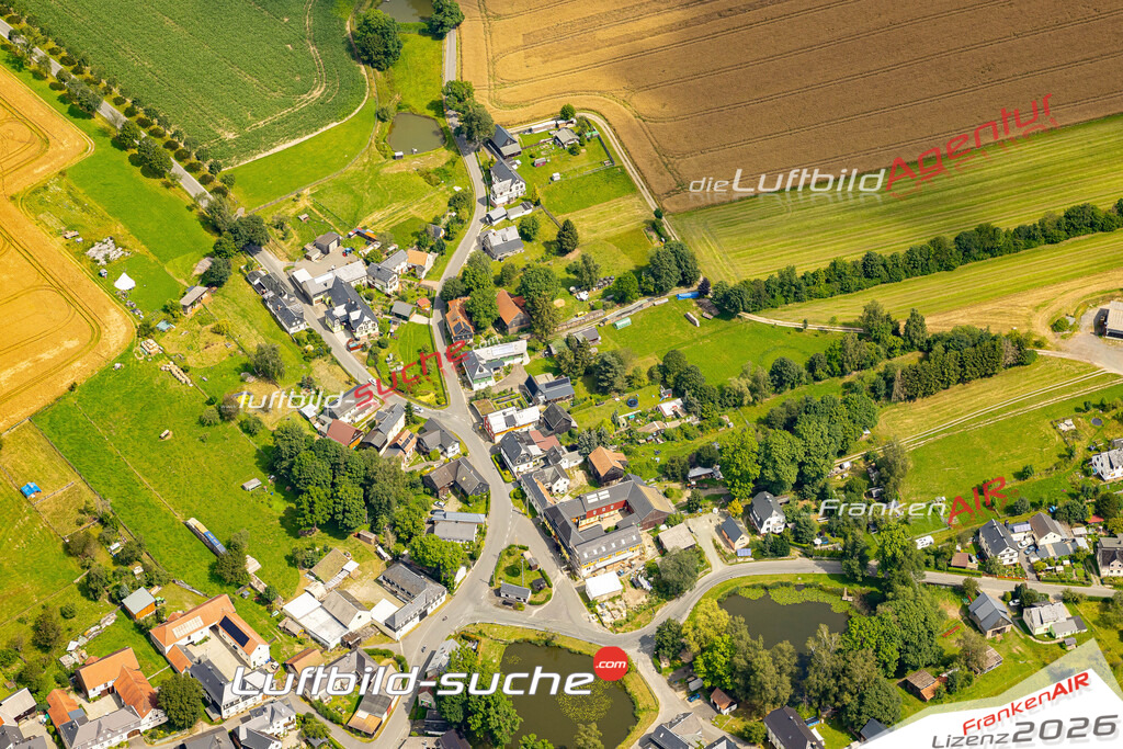 Das Luftbild zeigt : Altengesees Remptendorf - Die Luftaufnahme wurde 2024 vom UL-Flugzeug aus erstellt ( keine Drohne ) - Hochauflösende Luftaufnahme - Für grossformatige Ausdrucke geeignet. Die Geschenkidee !Mit Lizenz und Bildrechte bestellbar