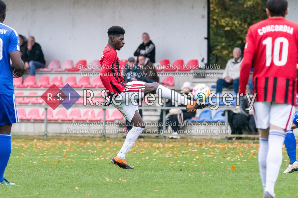 Fußball, Saison 2022/23, Oberliga Hamburg, WTSV Concordia Hamburg - Niendorfer TSV, Sportpark Hinschenfelde (Hamburg), 13.11.2022, 19. Spieltag | Amoah Enock Hartwig (#20, Concordia)