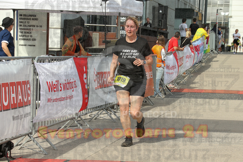 250920_1329_EX1_4991 | Sportfotografie im Rhein-Sieg Kreis, Köln, Bonn, NRW, Rheinland Pfalz, Hessen, etc. Unser Tätigkeitsfeld umfasst den Laufsport vom Volkslauf über den Marathon, Duathlon, Triathon bis zum Ultralauf wie Kölnpfad Ultra oder Schindertrail.
