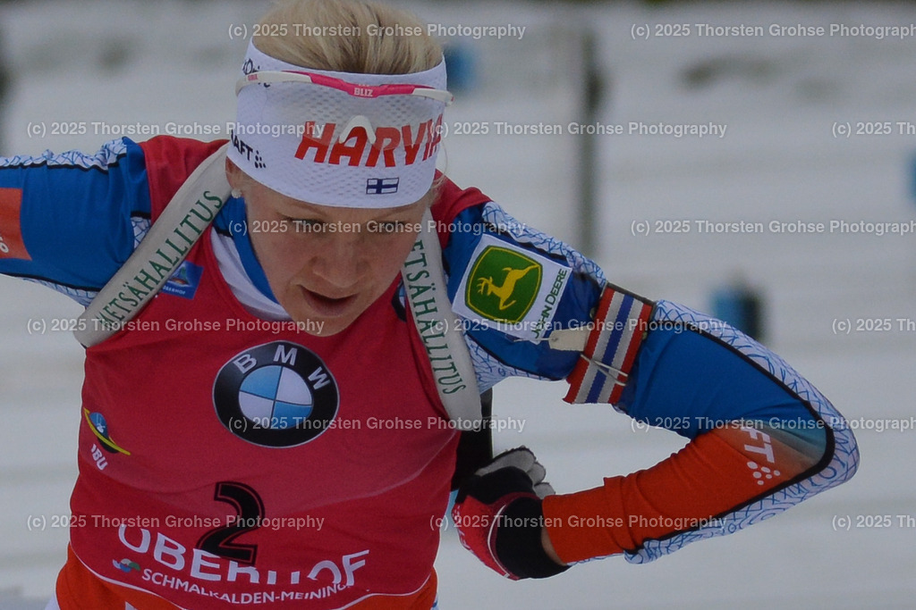 IBU WC Biathlon Oberhof 2018 | MAKARAINEN Kaisa (FIN) verlaesst den Schiessstand; IBU WC Biathlon Oberhof 2018, 10 km Verfolgung der Frauen am 06.01.2018 in der DKB Ski Arena in Oberhof, (Deutschland) - Realisiert mit Pictrs.com