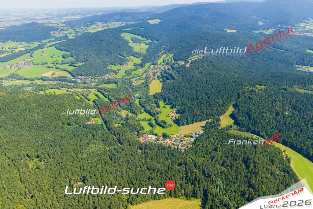 Schrägluftbild  Höllhöhe  Neukirchen beim Heiligen Blut - Das Luftbild wurde 2025 vom UL-Flugzeug heraus erstellt ( keine Drohne ) - Hochauflösende Luftaufnahme -Nicht vergleichbar mit Google Maps oder Satelittenbilder- Die Geschenkidee !Mit Lizenz und Bildrechte bestellbar