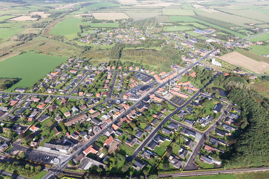 Luftbild: Ortsansicht in Outrup im Bundesland Syddanmark in Dänemark. Foto: IMG_103474.jpg vom 16.09.2017 durch Werner Riehm/FLY-FOTO.de