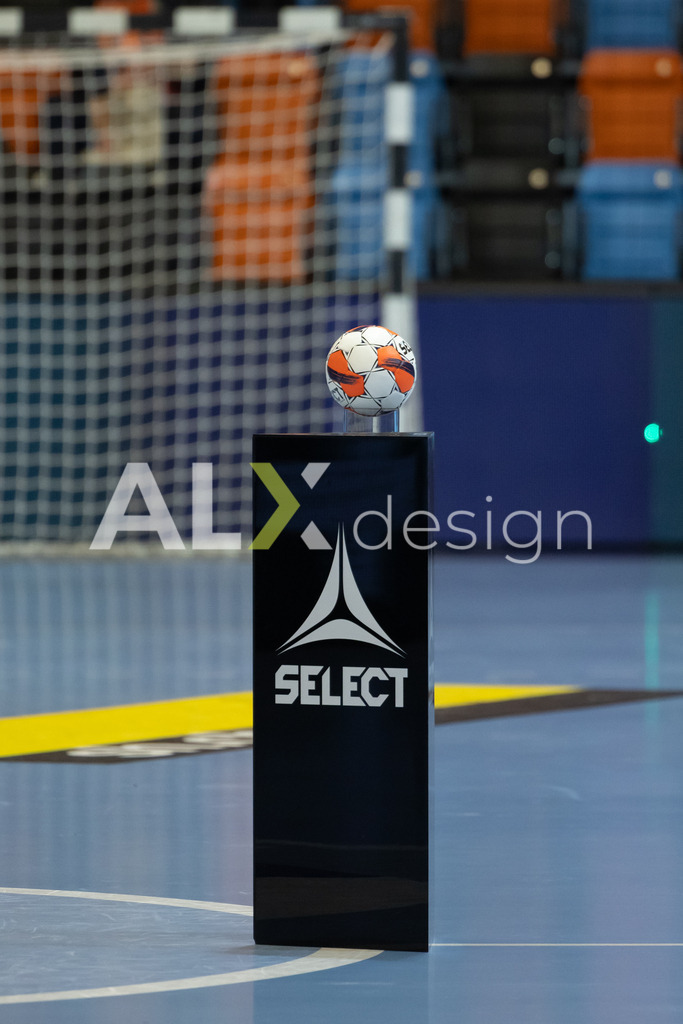 Handball I Herren I Saison 2025-2026 I EHF EUROPEAN LEAGUE 2025/26 | Men I Main Round I 2. Spieltag I Kadetten Schaffhausen - TSV Hannover-Burgdorf I 24.02.2026 | Matchball auf Podium vor Spielbeginn - Realisiert mit Pictrs.com