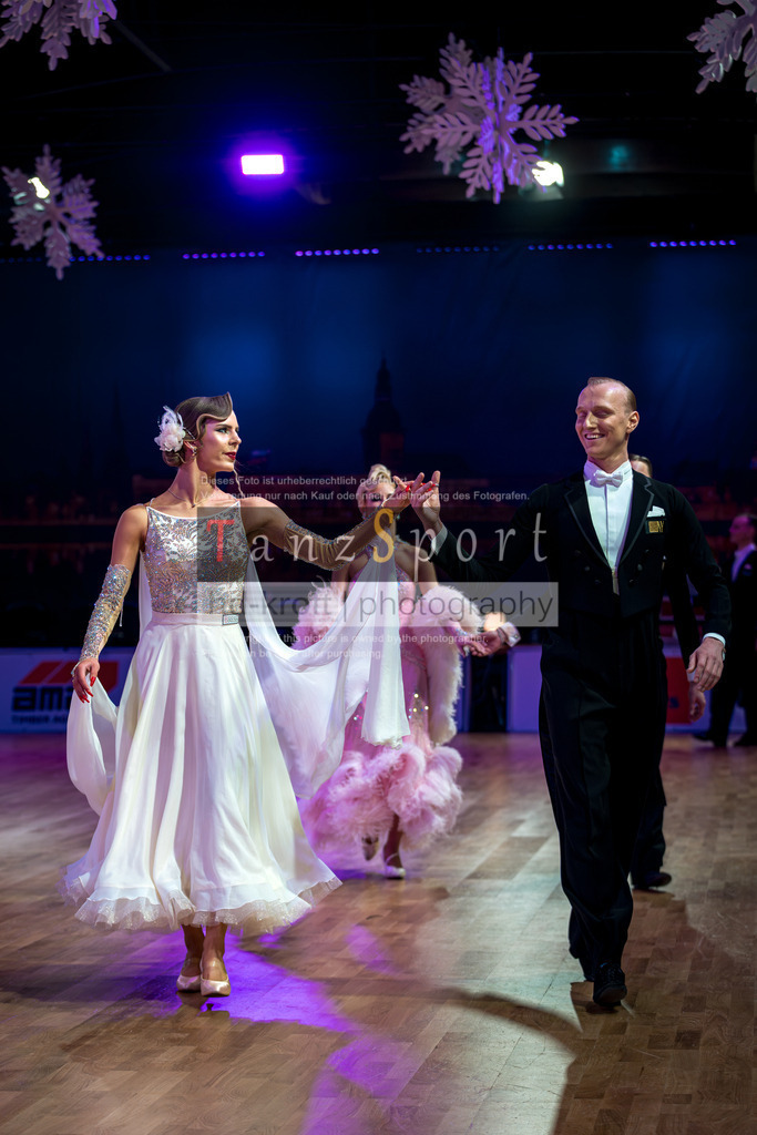 20251214_Baltic-Trophy_2894-2 | Tanzsportbilder, Standardtanz, Lateintanz, WDSF, DTV, LTVB, dancecomp, goc, hessen tanzt, blaues band der spree, walzer, tango, wiener walzer, slowfox, quickstepp, samba, rumba, cha-cha-cha, paso doble. jive, hd-kroft photography, turniertanzsport