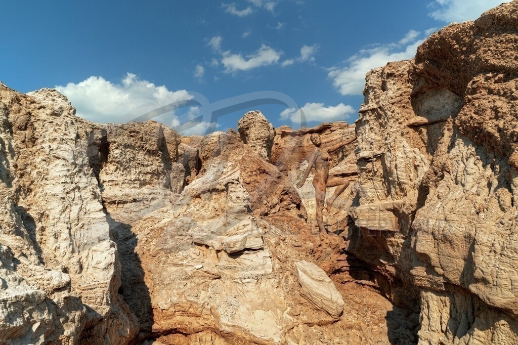 NatureArt-SANDBERGE_0781a2 | Posing zwischen Sandbergen | #006 | Modell: Tatjana Heinz | Foto: Hendrik Penschuck - Realisiert mit Pictrs.com