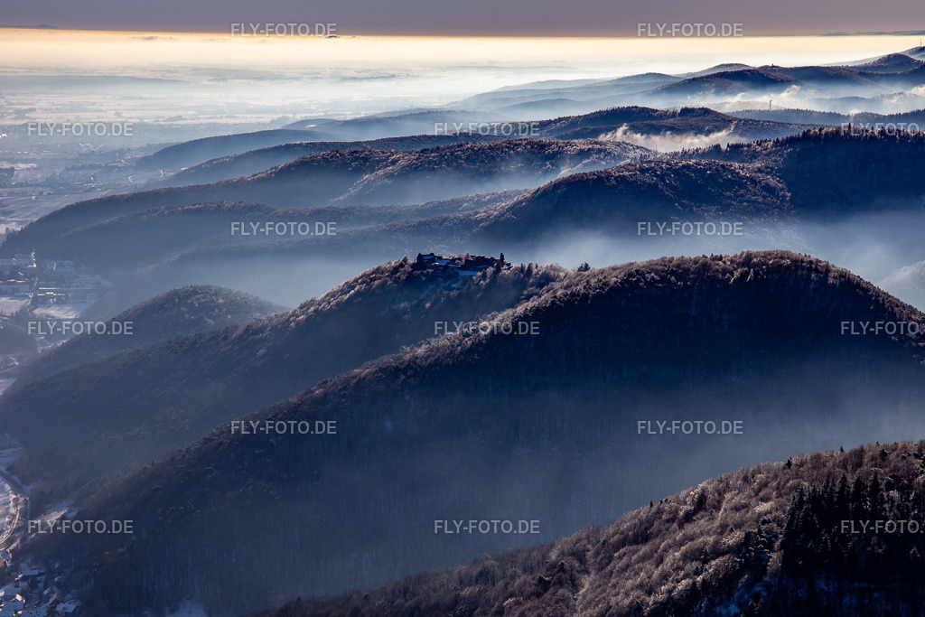 Mandengburg von Norden | Luftbild: Mandengburg von Norden in Eschbach im Bundesland Rheinland-Pfalz in Deutschland. Foto: IMG_139913.jpg vom 20.01.2024 durch ©2025 Werner Riehm fly-foto.de/copyright - Realisiert mit Pictrs.com