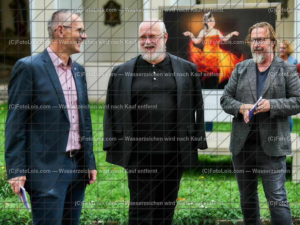ALP9463_Menschenbilder-Ausstellung MANK_Leonhardsberger-Reisenhofer-Schoerg | (C)FotoLois.com, Alois Spandl, MENSCHENBILDER-Ausstellung in der Stadtgemeinde Mank am Gelände der Pfarre und der Gemeinde, Do 12. Oktober 2023.