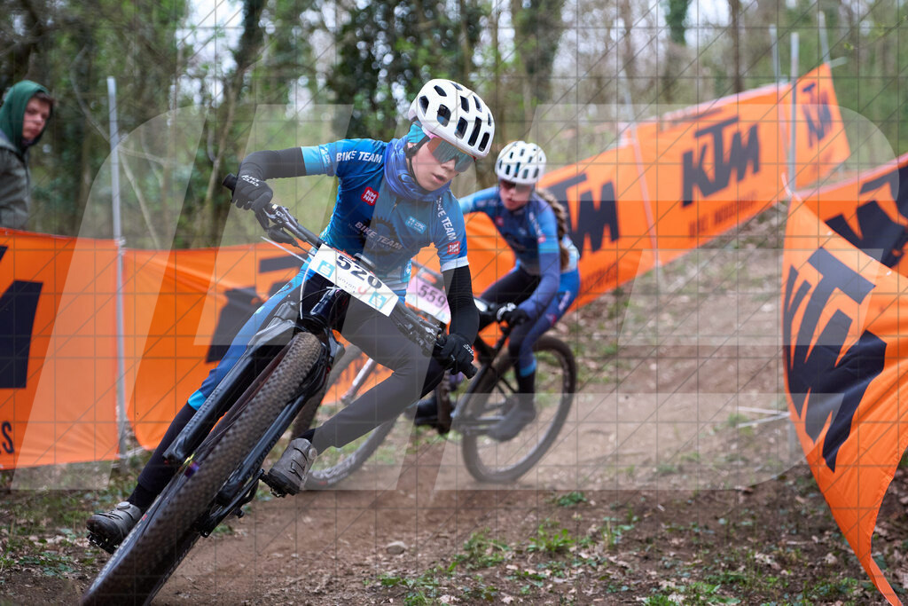 34. KTM Kamptal Trophy 520, LAXER Kryštof (CZE), MU15, Bike Team Nové Město na Moravě vor 559, FOUSKOVÁ Veronika (CZE), WU15, Bike Team Nové Město na Moravě | ZÖBING, Österreich – 2026-03-28: 34. KTM Kamptal Trophy520, LAXER Kryštof (CZE), MU15, Bike Team Nové Město na Moravě vor 559, FOUSKOVÁ Veronika (CZE), WU15, Bike Team Nové Město na MoravěFoto: © 2026 Martin Bihounek - MB Creative e.U.