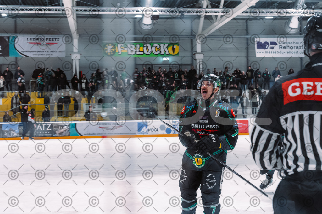 Alligators_vs_Passau_03_12_2025-37 | Höchstadt Alligators Fotogalerie: Eishockey-Action aus Franken. Professionelle Spielfotos, Portraits & Stadionbilder zum Download. Jetzt entdecken! - Realisiert mit Pictrs.com
