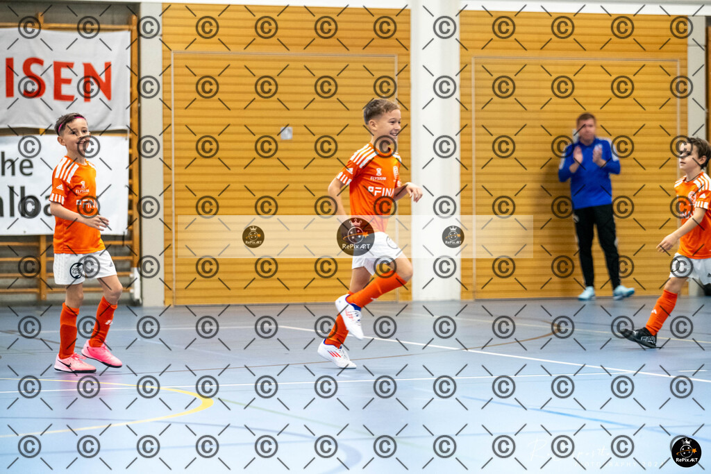 20241201_FCR-Hallenturnier-Ea_RAW-2_003 | Sport und Naturfotografie von Roberto Esposito zeigt echte Momente Bewegung und die Schönheit der Natur. Ausdrucksstarke Bilder schaffen Emotionen.