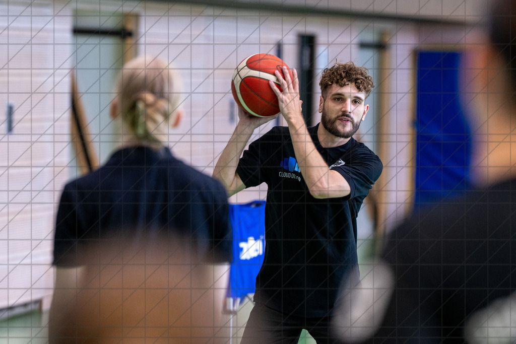 2. DBBL Nord 25/26 | Saisonvorbereitung des BBC Osnabrück | GROSS Radion (BBC Osnabrück HC ab Saison 25/26) //  Osnabrück / Deutschland / 26.06.25: 2. DBBL Nord 25/26 | Saisonvorbereitung des BBC Osnabrück //   CREDIT:www.bullenfotos.de, Martin König, Hörner Weg 40, D-49078 Osnabrück, +4917663732967 // Nutzung und Weitergabe nur zu den vereinbarten Zwecken. Presseanfragen an Ersteller. Alle Rechte beim Ersteller. Honorierung nach MFM. - Realisiert mit Pictrs.com