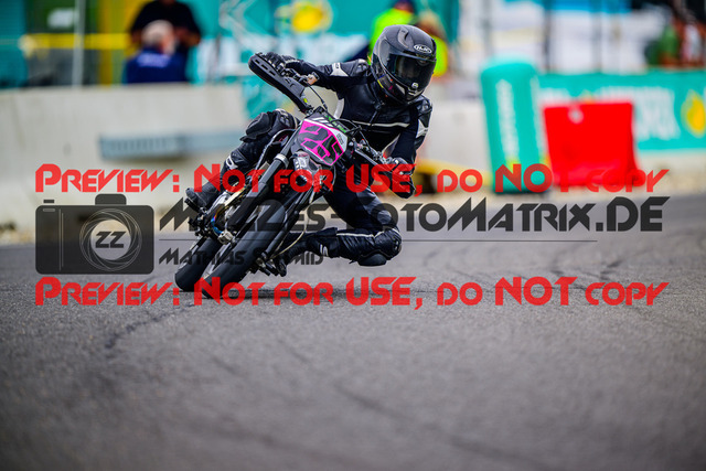 MaZZes_FotoMatrix_240608_6007705_7826 | STK