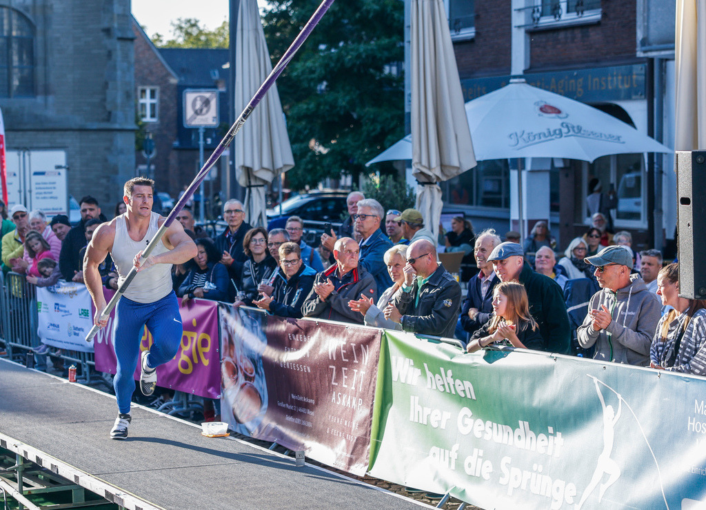 top-top.de 240913-135 | Foto, Video, Fotografie, Videografie, Fotobox, DJ, Discjockey, Musik, Musikbox, Veranstaltung, Photobooth, Amazon, Ebay, Buchtipp, Bestseller, Autor, Verlag, Buch, Wesel, Hamminkeln, NRW, Dinslaken, Rees, Drohne, Hochzeit, Party, Fotobox, Wesel, Fotograf