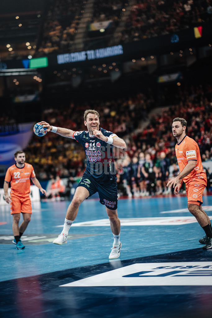 Handball | Herren | EHF EURO 2024 | European Championshop Men 2024 Final Tournament | Norwegen vs. Niederlande | 19.01.2024 | Petter Overby (#11, Norwegen, NOR) springt ab zum Wurf aufs Tor
