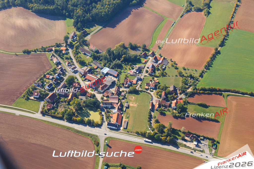 Luftbild von Graefenholz Rentweinsdorf - Luftaufnahme wurde 2015 von https://frankenair.de mittels Flugzeug (keine Drohne) erstellt - die Geschenkidee
