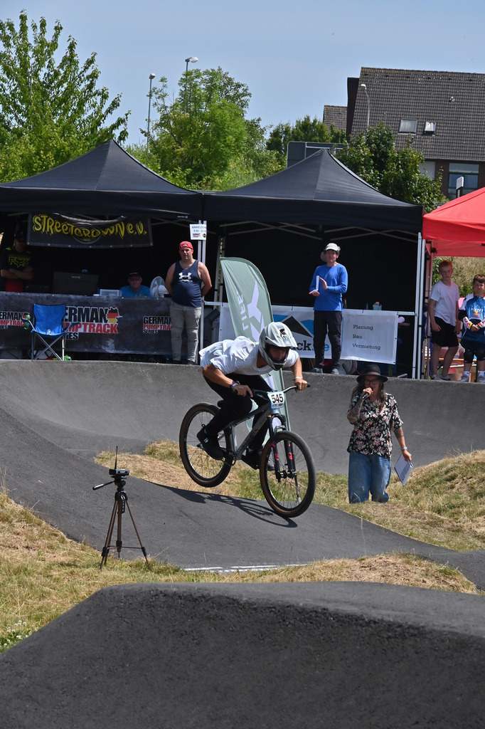 DSC_6935-cam-florian | German Pumptrack Series - Realisiert mit Pictrs.com