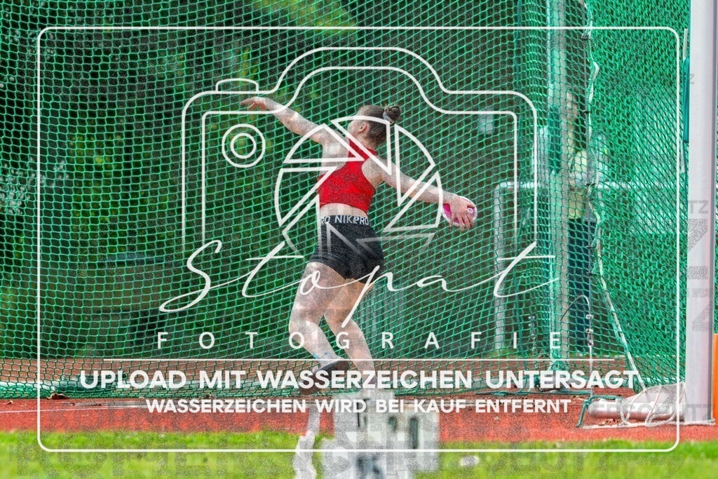 KMHK-1041 | Liv Russmann (TV Jahn Schneverdingen (NI)) bei den Kreismeisterschaften Leichtathletik-Wurf Heidekreis 2026 im Boehmewaldstadion, Soltau (Simon Paul Stopat) - Realisiert mit Pictrs.com