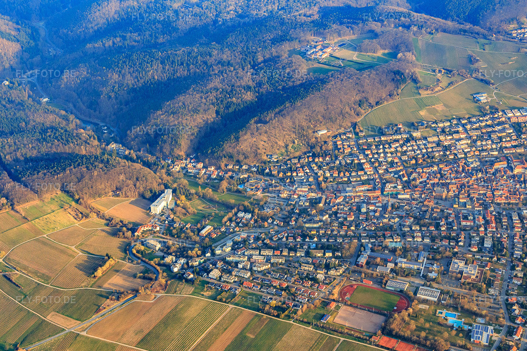 Luftbild: B427 Kurtalstr in Bad Bergzabern im Bundesland Rheinland-Pfalz in Deutschland. Foto: IMG_076725.jpg vom 28.03.2015 durch Werner Riehm/FLY-FOTO.de
