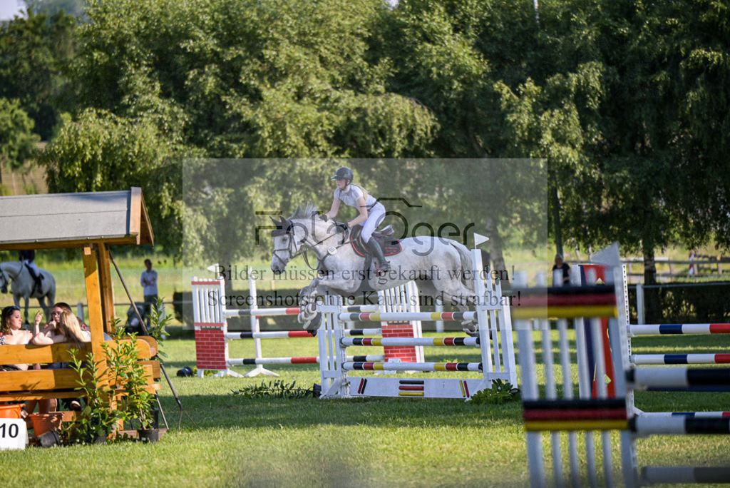 Reitturnier Voxtrup | Entdecke hochwertige Reitturnierfotos von Foto Oger. Professionell, emotional und authentisch – jetzt Lieblingsmomente im Shop bestellen.Deutschlandweite Turnierfotografie. - Realisiert mit Pictrs.com