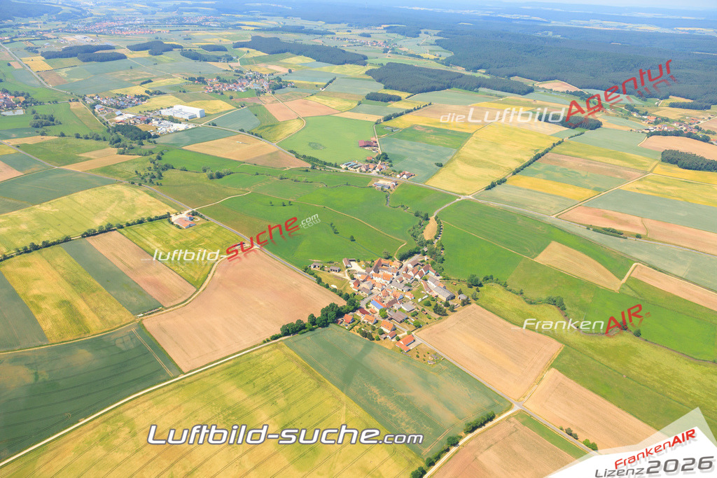 Die Luftaufnahme Lach - Schlüsselfeld wurde vom UL-Flugzeug (keine Drohne) aus fotografiert.Hohe Druck- Auflösung-die Geschenkidee!