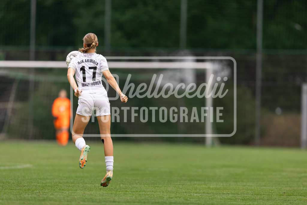 Fußball I Frauen I Testspiel I SpVg Aurich - DJK Arminia Ibbenbüren I 15413 | realhellocedii - Realisiert mit Pictrs.com
