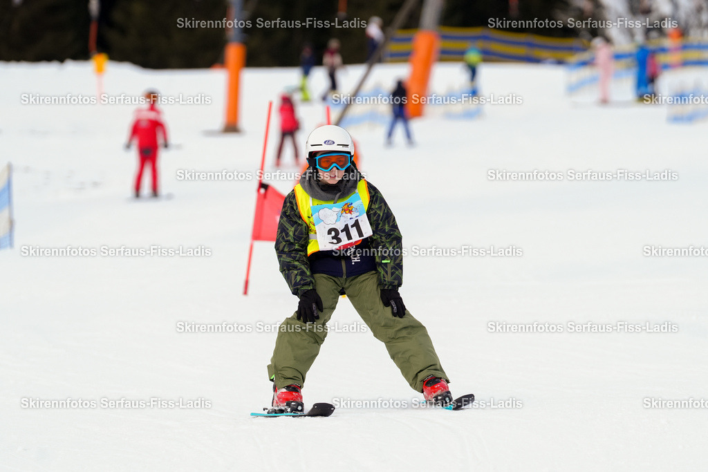 SRF_02.01.2026_0471 | Skirennfotos,Serfaus,Fiss,Ladis,Kinderskirennen,Winter,Tirol,Oberland,skirace,SFL,feelfree,weil wir's genießen,ski,Ski,skifahren,Sonnenplateau, - Realisiert mit Pictrs.com