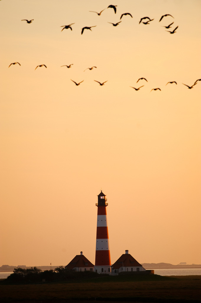 Leuchtturm Westerheversand | Europa, Deutschland, Schleswig-Holstein, Westerhever, Leuchtturm Westerheversand im Abendrot - Realisiert mit Pictrs.com