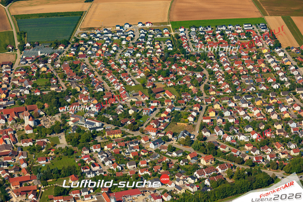 Luftaufnahme der Stadt Alteglofsheim - Die Luftaufnahme wurde 2025 vom UL-Flugzeug heraus erstellt ( keine Drohne ) - Hochauflösende Luftaufnahme - für professionelle Ausdrucke geeignet. Die Geschenkidee !Mit Lizenz und Bildrechte bestellbar