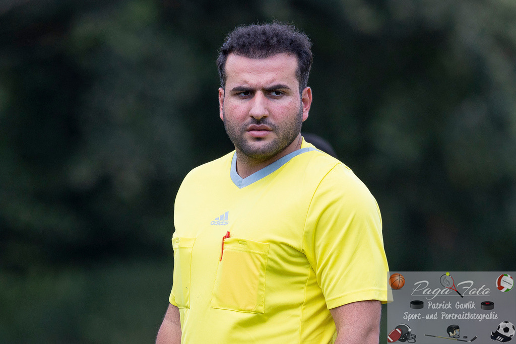 Testspiel: Spvgg. 03 Fechenheim - Türk Gücü Friedberg, 13.07.2024 | Bekir Yalcin (Schiedsrichter), Spvgg. 03 Fechenheim - Türk Gücü Friedberg, Frankfurt am Main, Sportanlage Birsteiner Straße, 13.7.2024 - Realisiert mit Pictrs.com