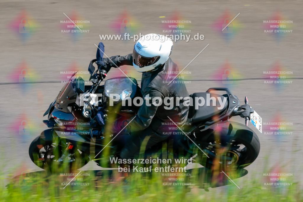 Moto-TeamOBK-22192 | Hier findet Ihr Bilder von Touristenfahrten auf der Nürburgring Nordschleife oder von anderen Veranstaltungen die ich besucht habe. Viel Spass beim Durch Schauen 