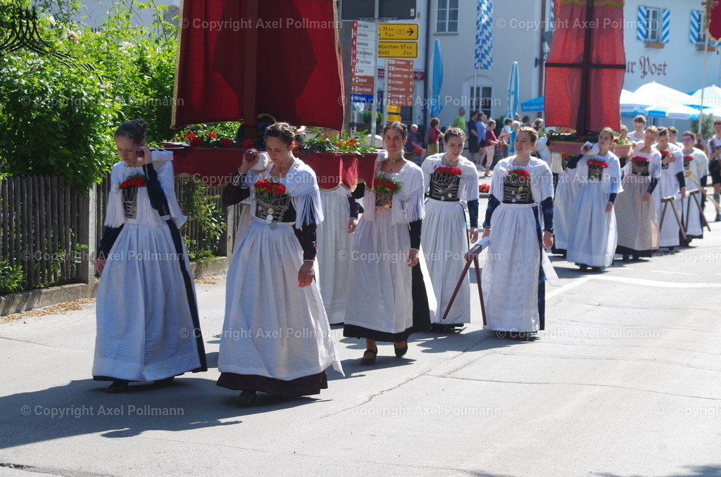 IMGP3952 | fotografiert von Axel PollmannLeonhardi Wallfahrt Benediktbeuern und Murnau, Fronleichnam, Fasching, Landschaft im Loisachtal und Benediktbeuern  - Realisiert mit Pictrs.com